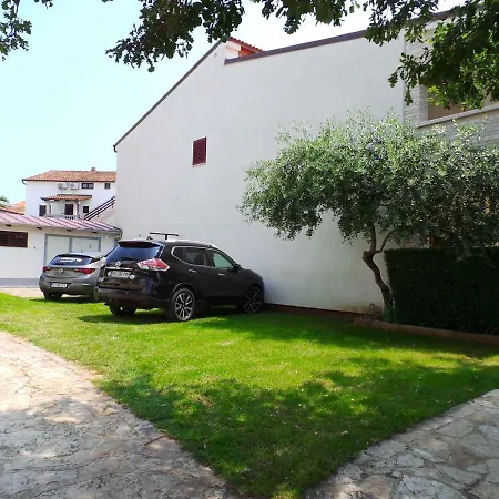 8 Apartment